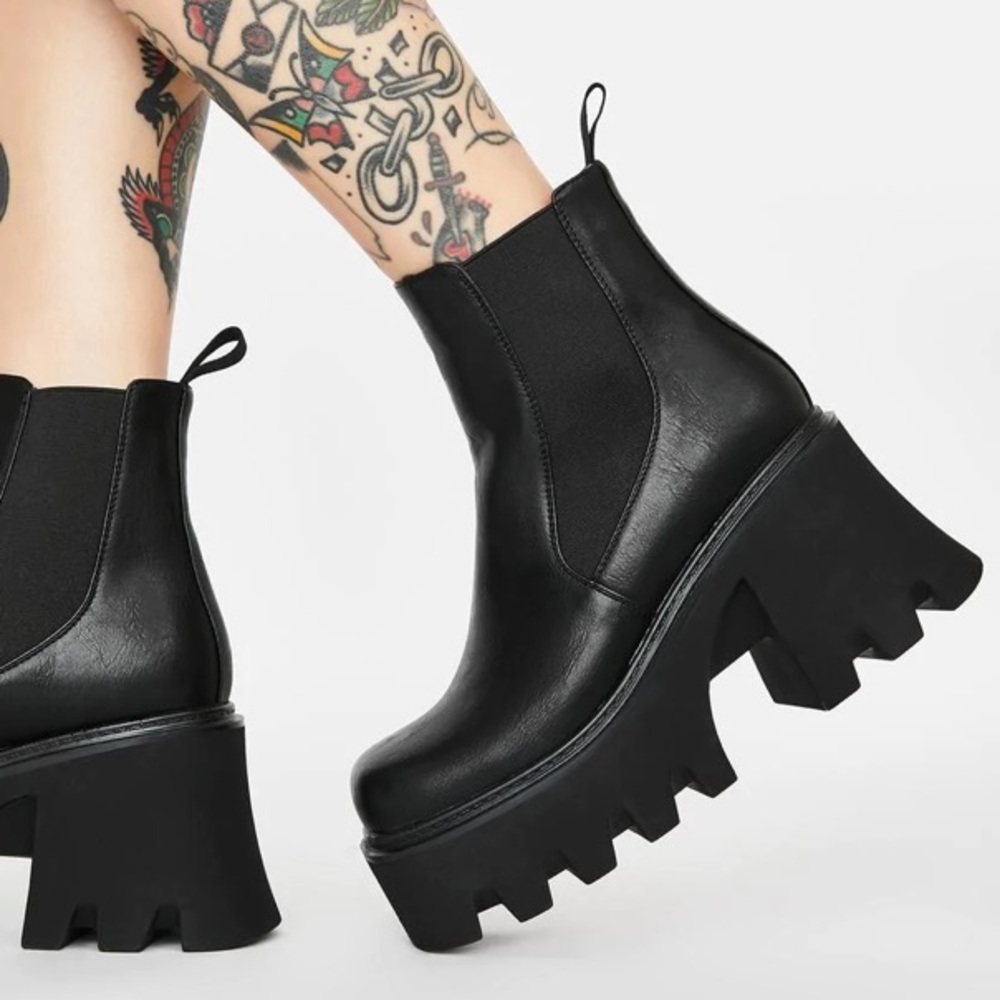 Breakin’ rules platform boots
